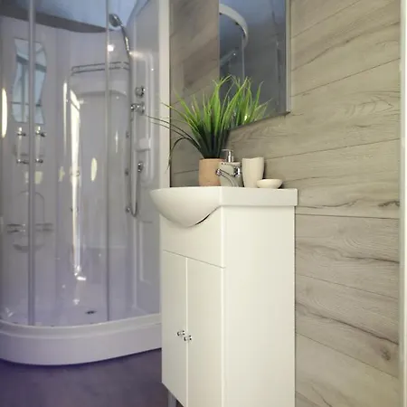 Paliouri Luxury Domes *